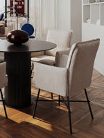 Designerstuhl JÜRGEN – Polsterstuhl mit Armlehnen & Stoffbezug