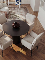 Designerstuhl JÜRGEN – Polsterstuhl mit Armlehnen & Stoffbezug