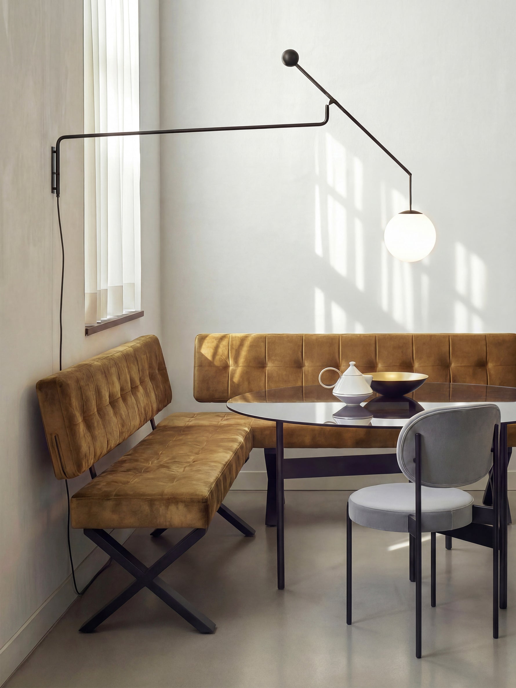 Eckbank EKA - Modulare Eckbank mit X Gestell beidseitig montierbar