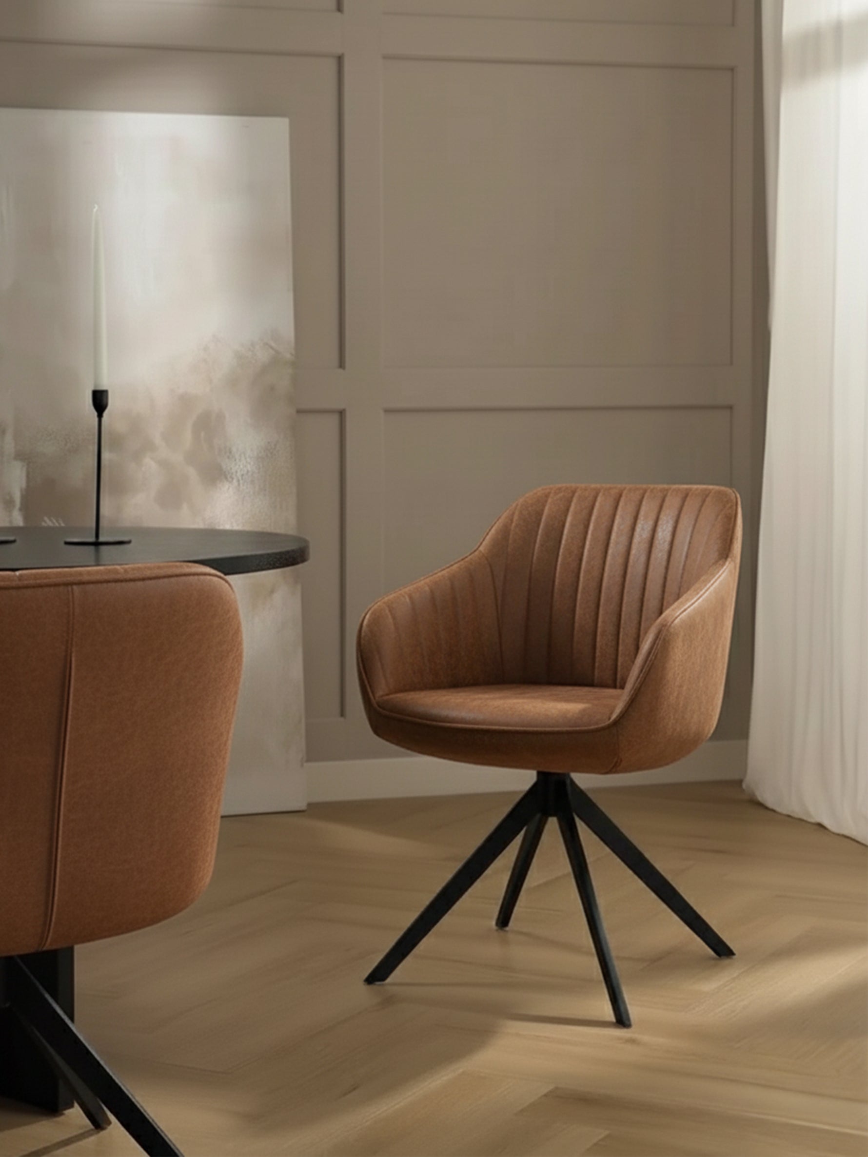 Esszimmerstuhl ARVIT – Drehbarer Stuhl mit Armlehnen & Cord oder Wildlederoptik | B&D home